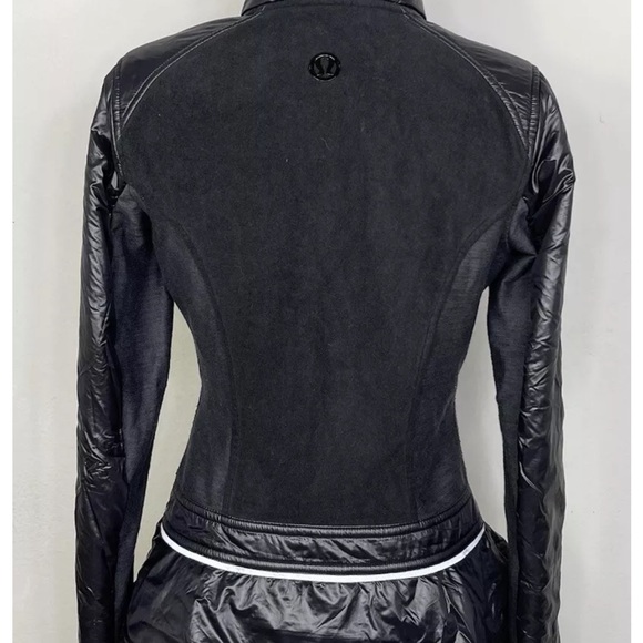 Lululemon pedal power Peplum jacket - Picture 2 of 7